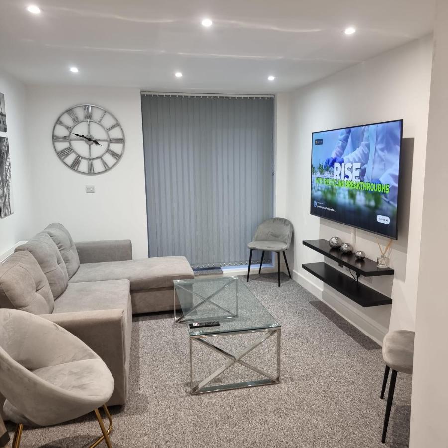 Classic 2 Bed Apartment In Oldkent Road ลอนดอน ภายนอก รูปภาพ